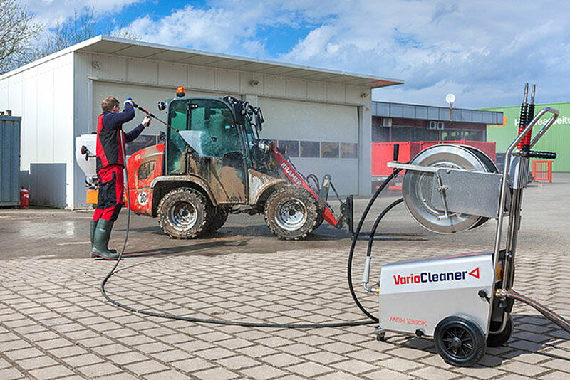 Der mobile Kaltwasser Hochdruckreiniger von VarioCleaner reinigt ausgesprochen effektiv und effizient Baumaschinen und andere Fahrzeuge auf Baustellen. 