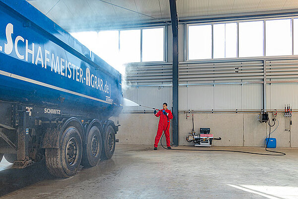 LKW waschen Hochdruckreiniger für die LKW Reinigung bietet VarioCleaner in verschiedenen Varianten an.